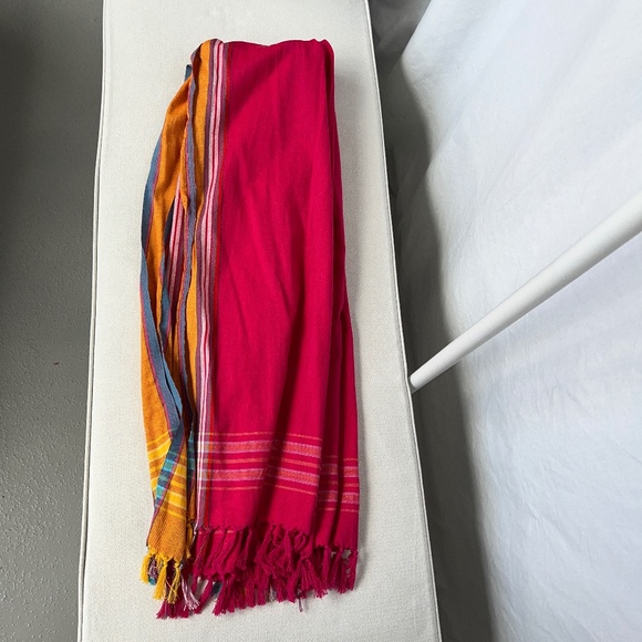 ZARA dark pink multi-colour large shawl scarf in cotton, EUC. - Picture 2 of 14